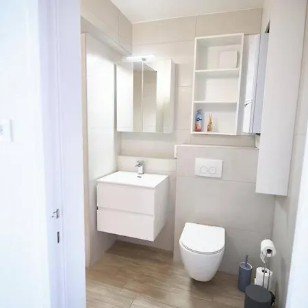 Hugo By The Harbor, Light-Filled And Centrally Located Apartment - Free Parking Oostende Buitenkant foto